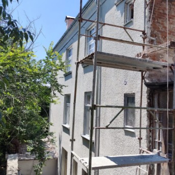 Новата мазилка по време на реставрацията